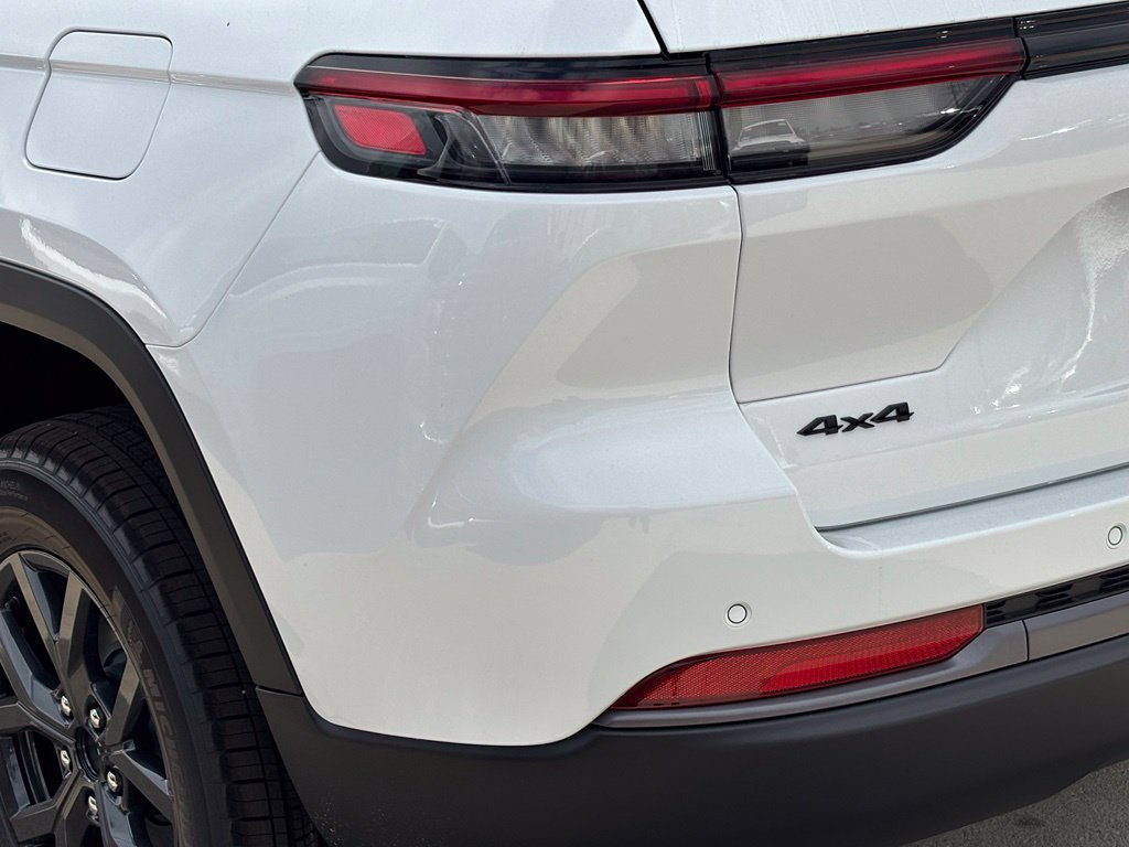 New 2027 Jeep Grand Cherokee Altitude AWD/4WD image 5