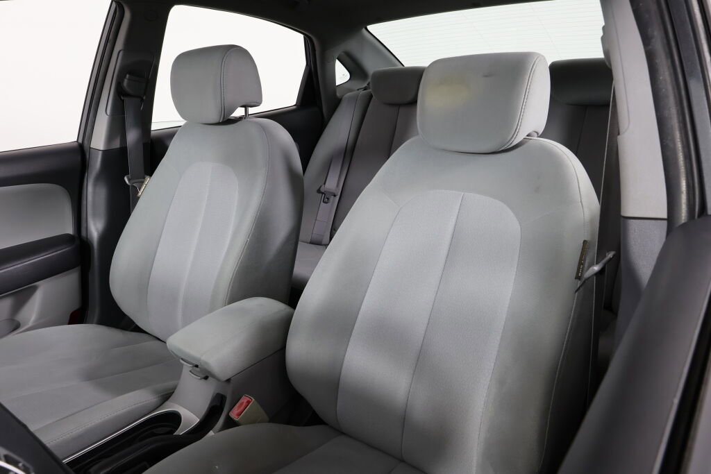 Used 2009 Hyundai Elantra SE FWD image 11