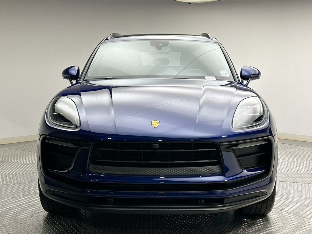 Used 2022 Porsche Macan AWD/4WD image 16