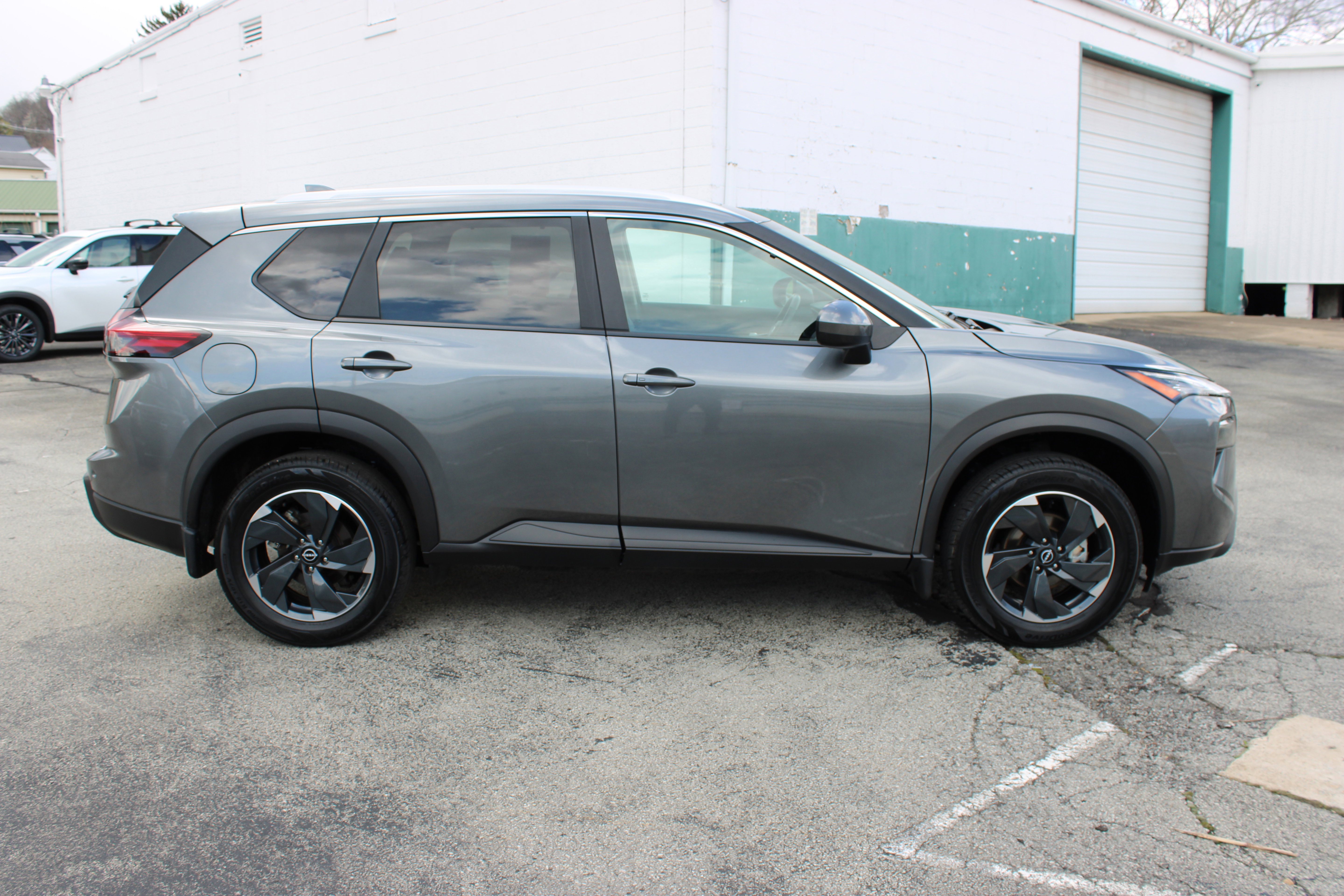 Certified 2024 Nissan Rogue SV w/ SV Premium Package AWD/4WD image 9