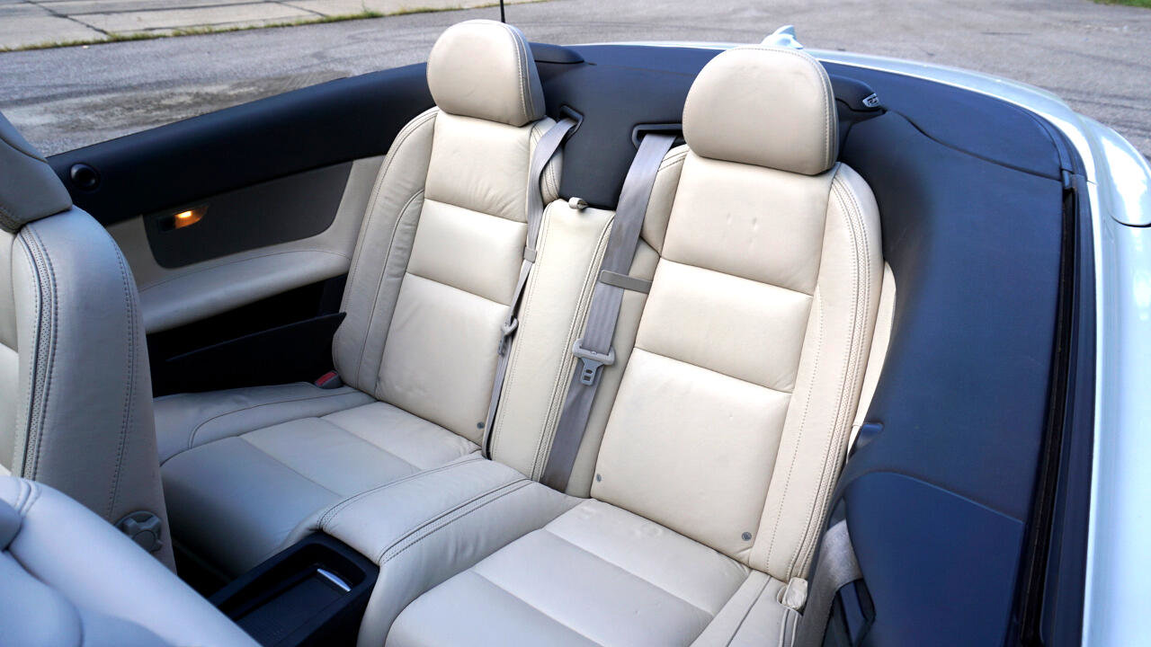 Used 2011 Volvo C70 T5 image 16