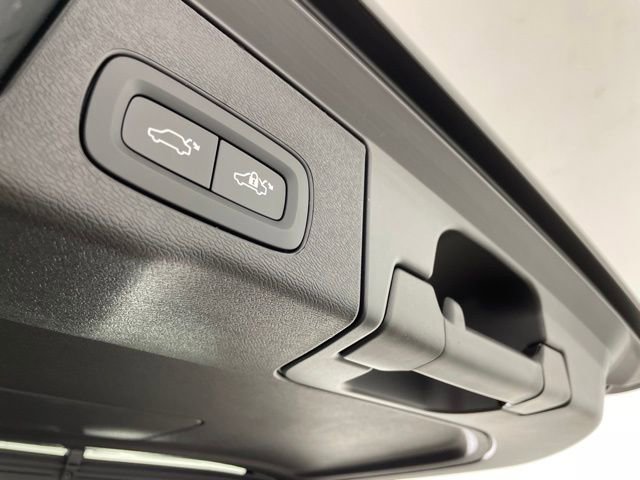 Certified 2024 Volvo XC60 T8 Plus w/ Protection Package Premier image 40