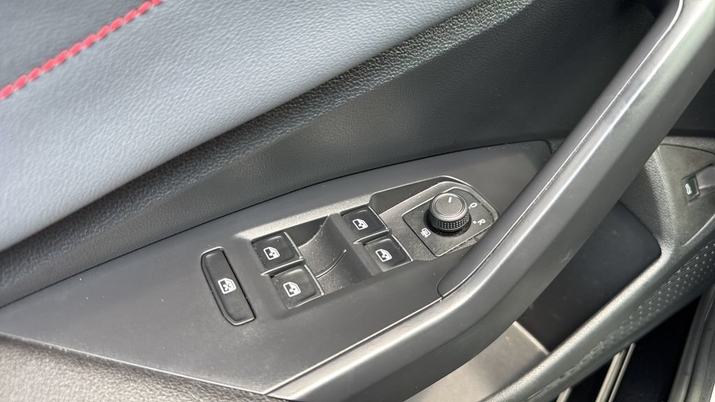 Used 2025 Volkswagen Jetta GLI Autobahn FWD image 28
