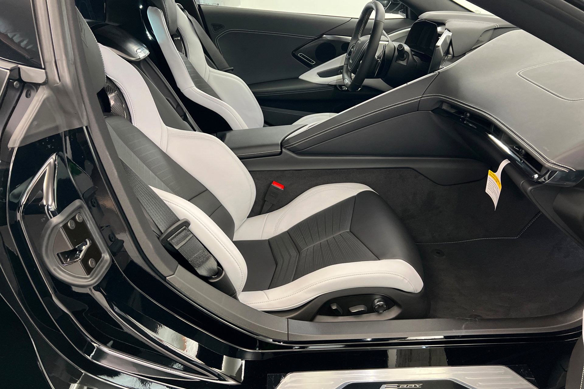 New 2025 Chevrolet Corvette E-Ray w/ Stealth Interior Trim Package image 17