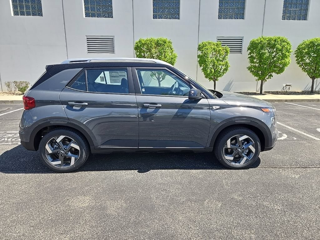 New 2026 Hyundai Venue SEL FWD image 8