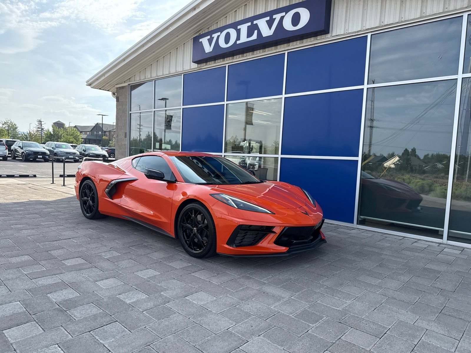 Used 2021 Chevrolet Corvette Stingray Coupe w/ Z51 Performance Package RWD image 1
