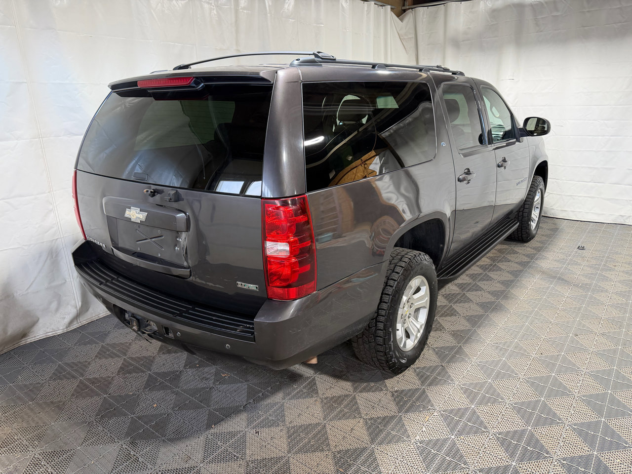Used 2010 Chevrolet Suburban LT image 8