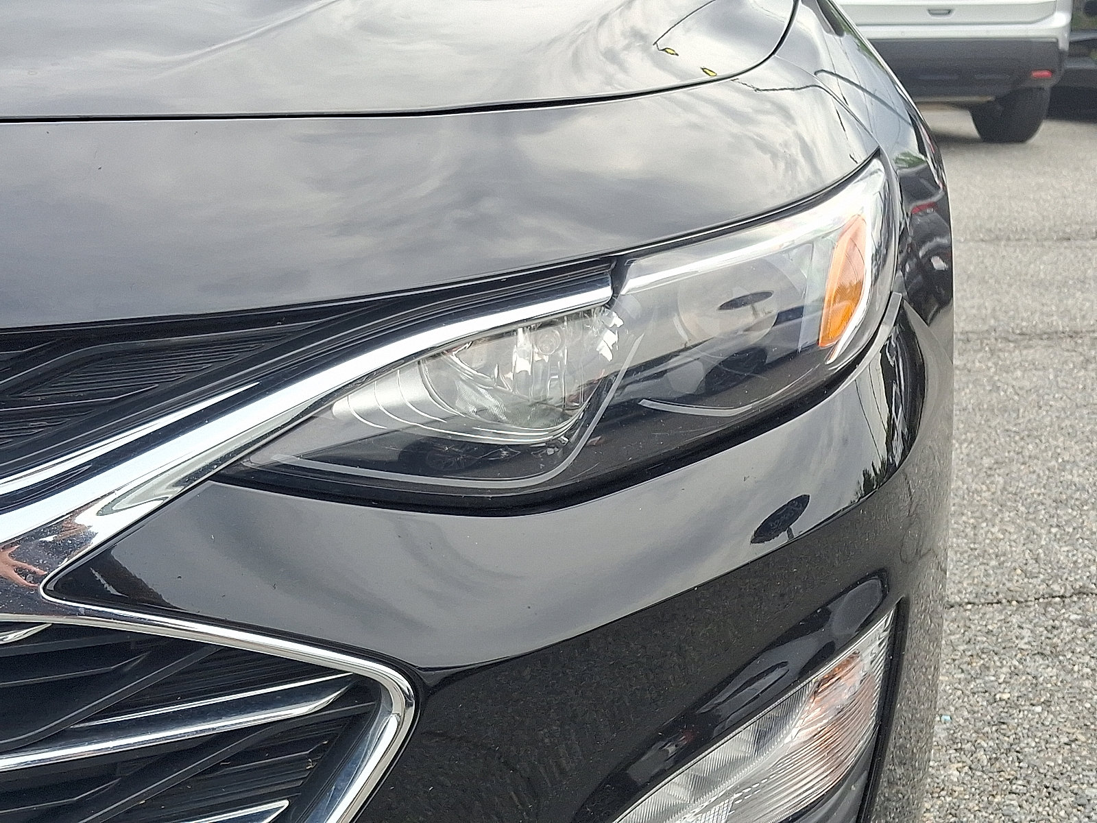 Used 2025 Chevrolet Malibu LT FWD image 9