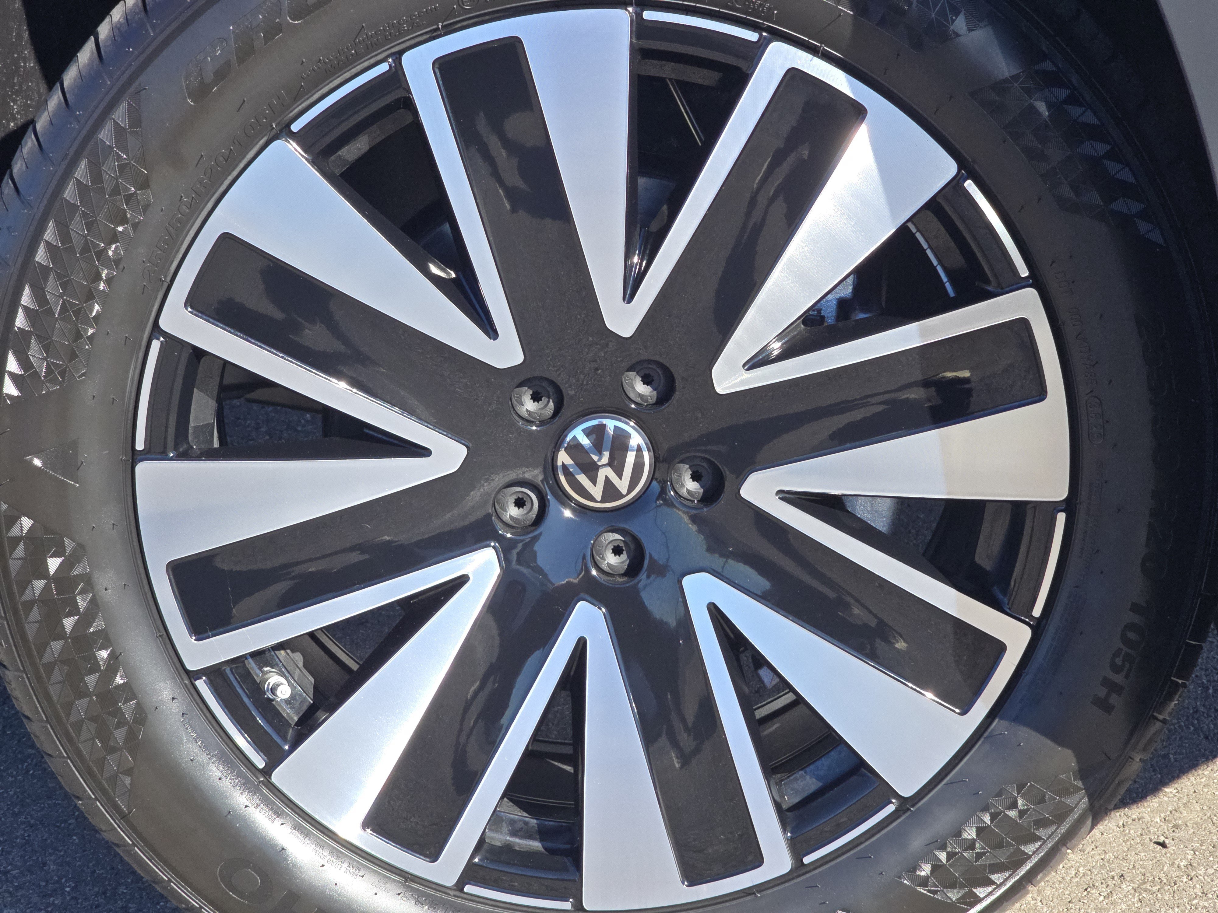 New 2027 Volkswagen Atlas SE AWD/4WD image 15