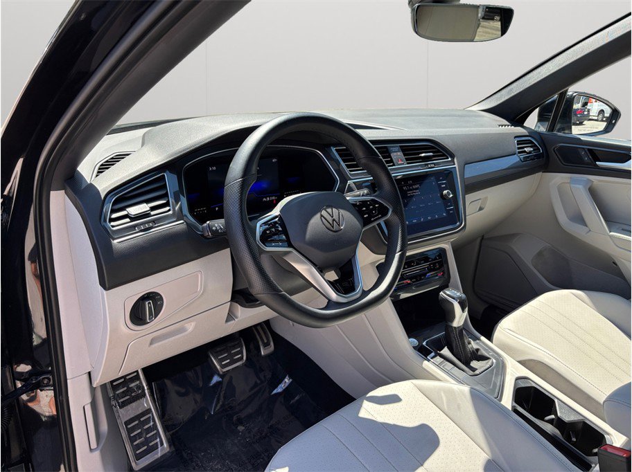 Used 2022 Volkswagen Tiguan SE R-Line FWD image 6