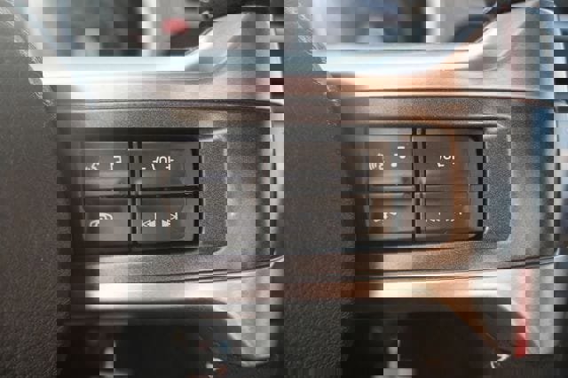 Used 2011 Ford Mustang Shelby GT500 w/ SVT Performance Pkg image 29