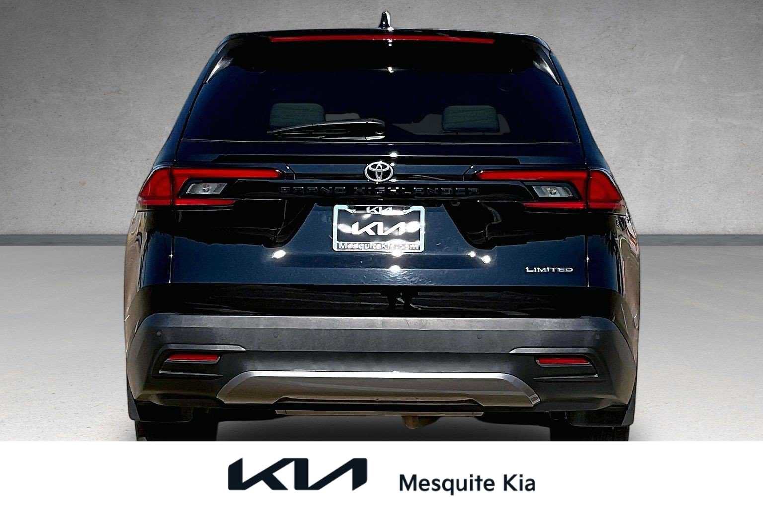 Used 2025 Toyota Grand Highlander FWD image 1