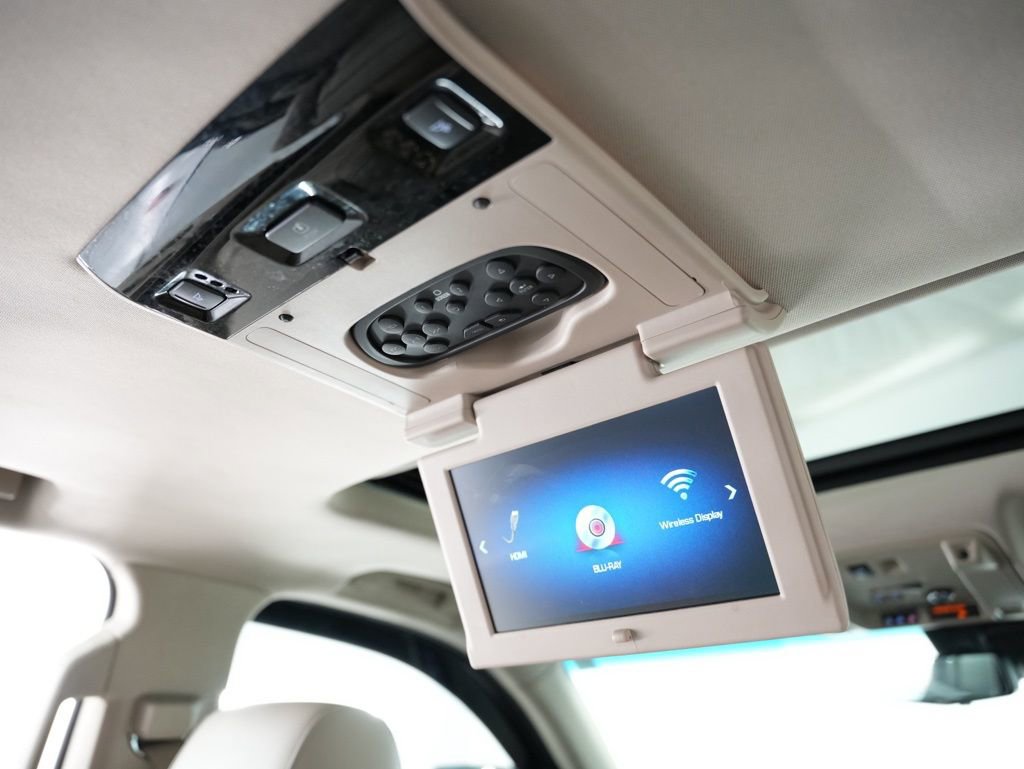 Used 2018 Cadillac Escalade Premium Luxury image 44