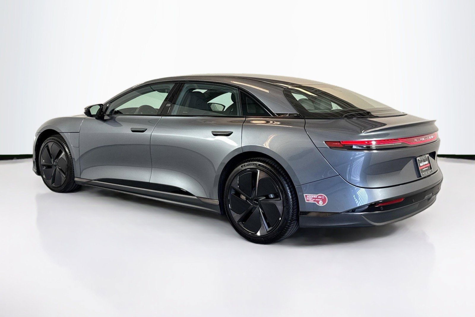 Used 2024 Lucid Air Touring image 7