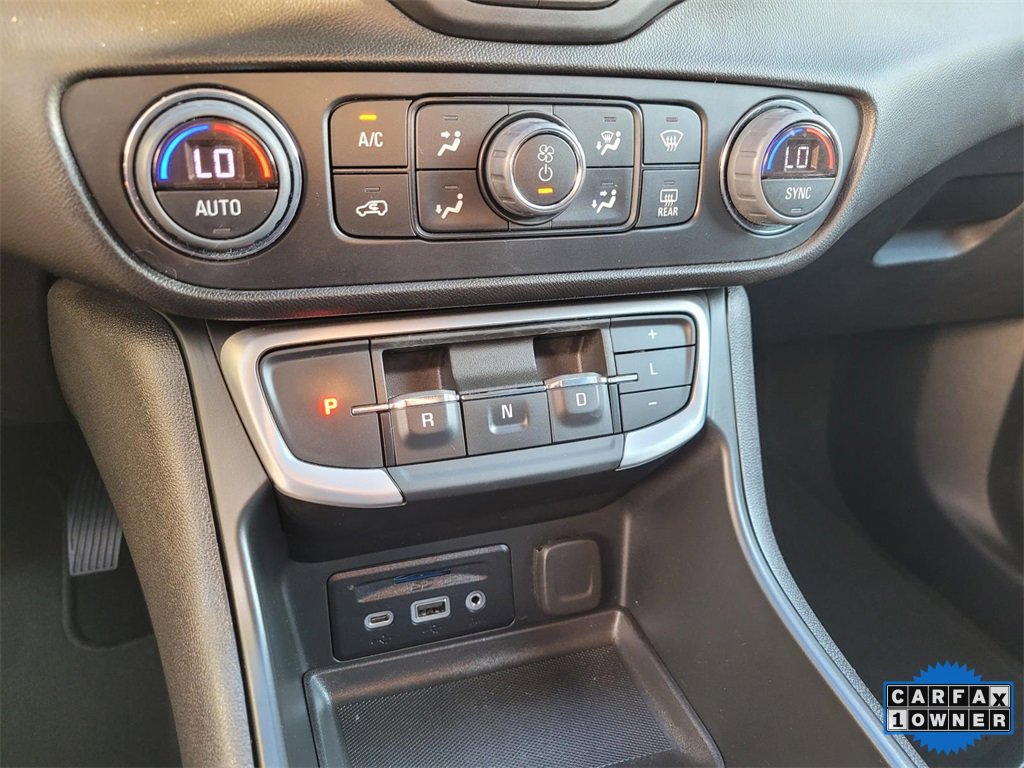 Used 2024 GMC Terrain SLT image 28