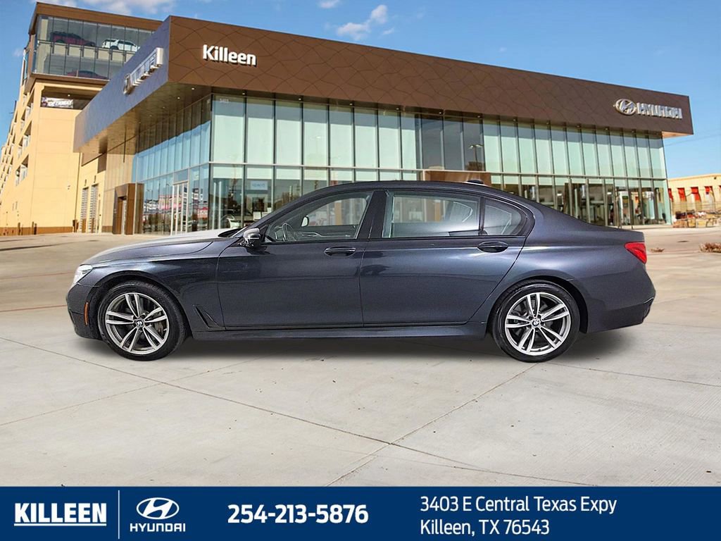 Used 2017 BMW 750i xDrive image 4