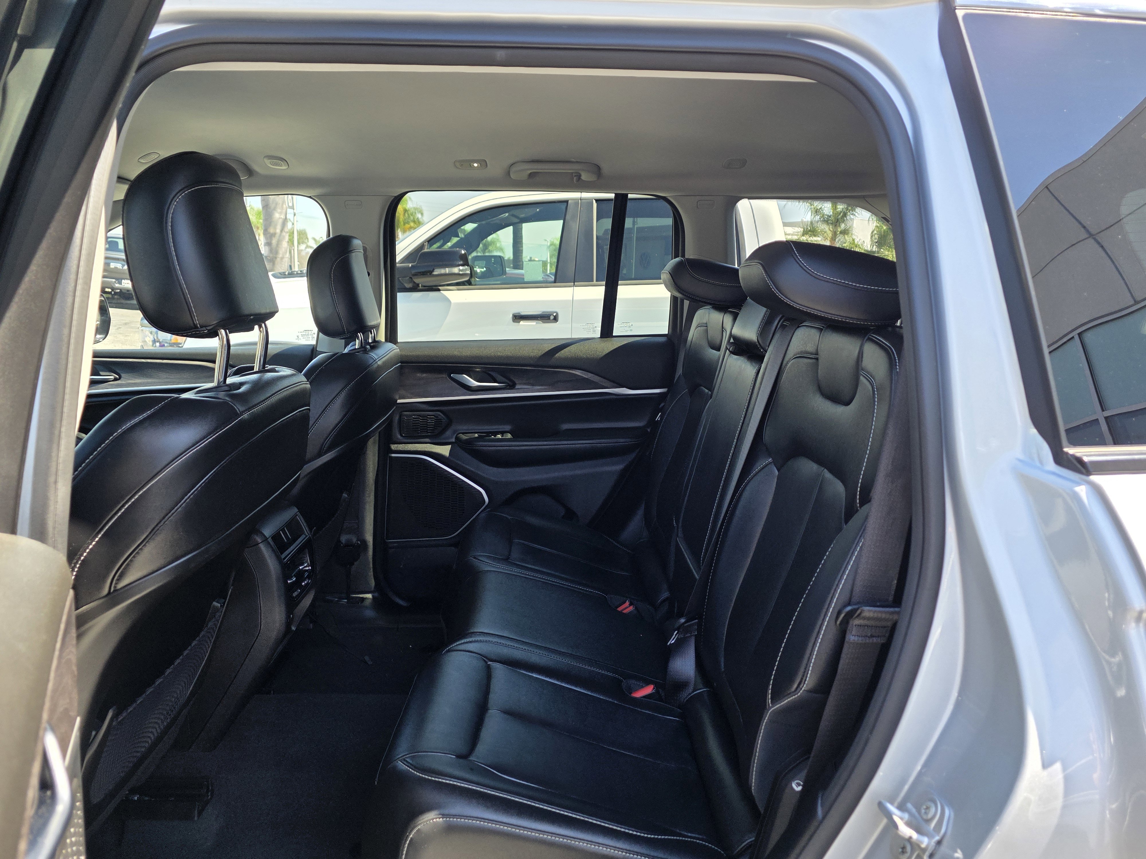 Certified 2022 Jeep Grand Cherokee Limited image 18