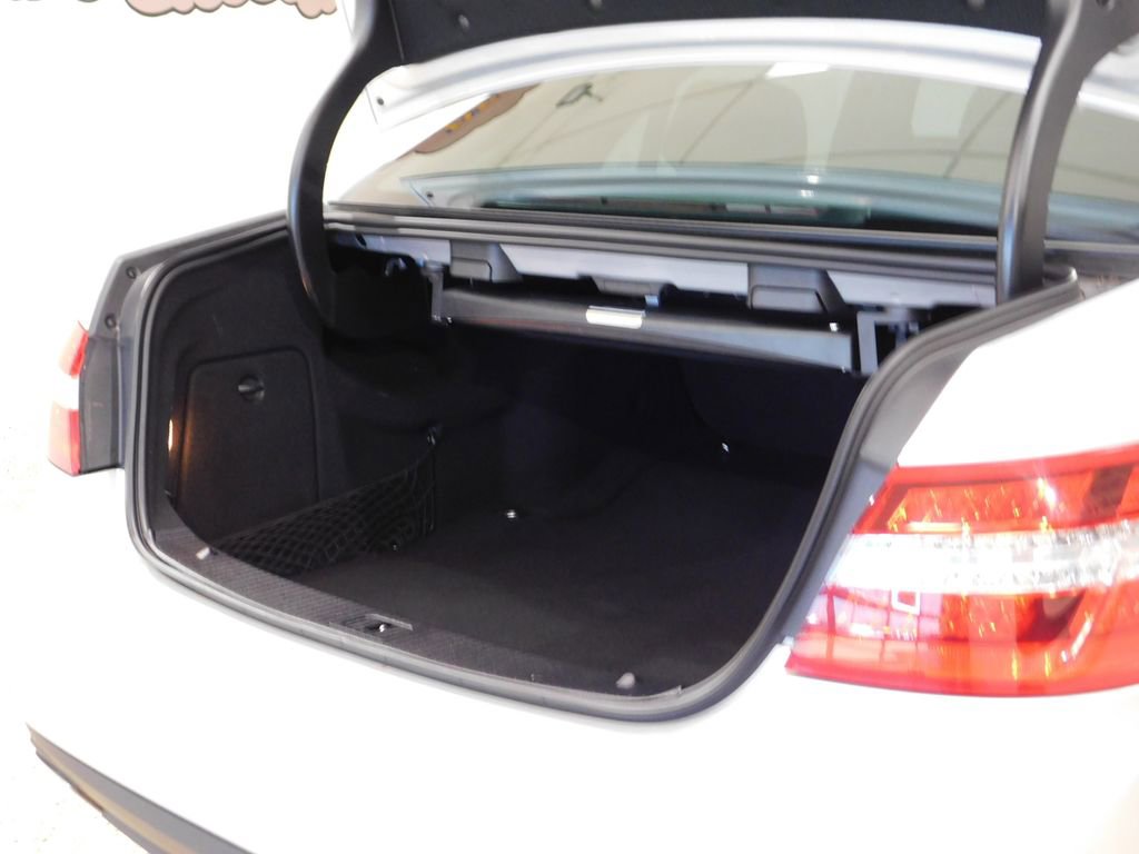 Used 2013 Mercedes-Benz E 350 4MATIC Sedan image 82