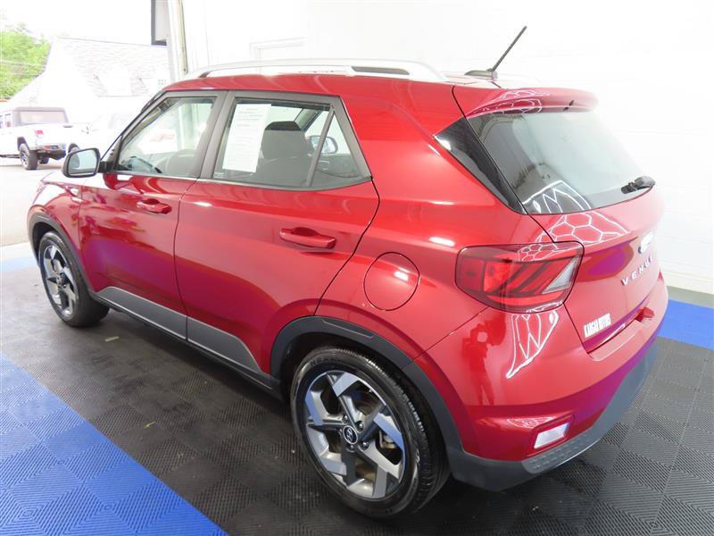 Used 2025 Hyundai Venue SEL FWD image 10
