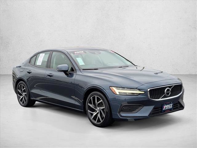 Used 2020 Volvo S60 T5 Momentum image 3