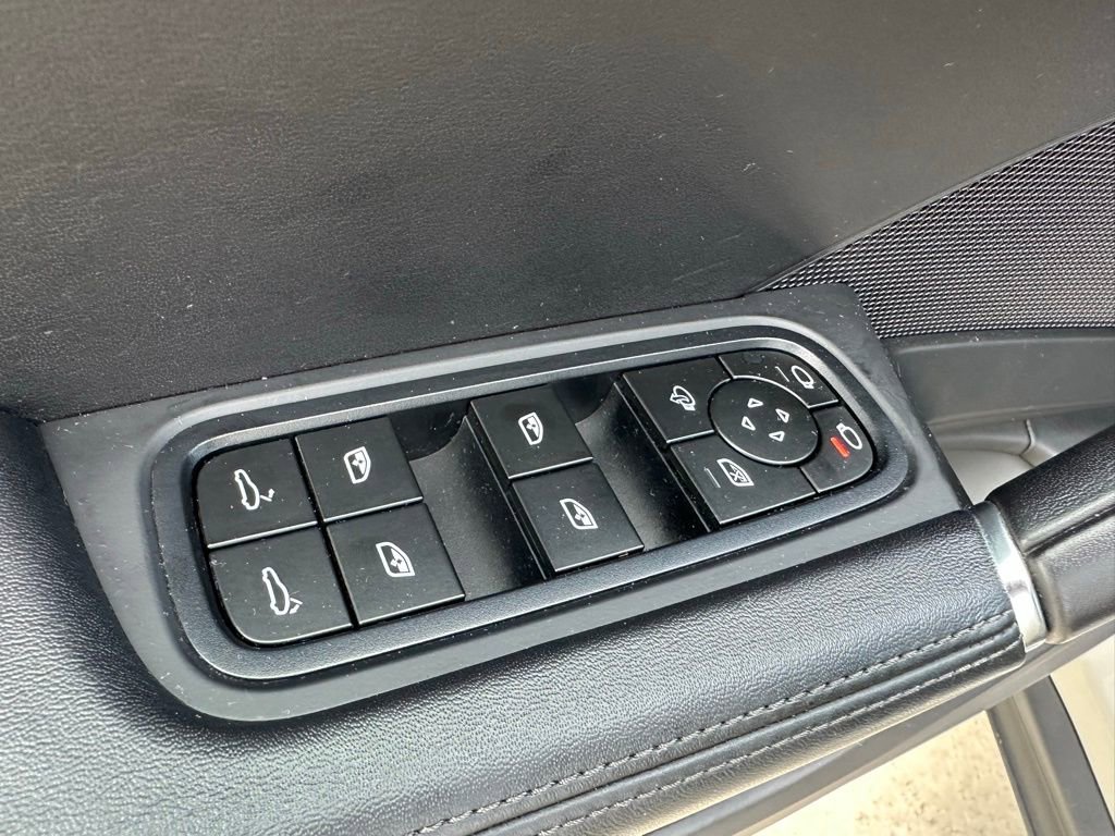 Certified 2023 Porsche Cayenne image 15