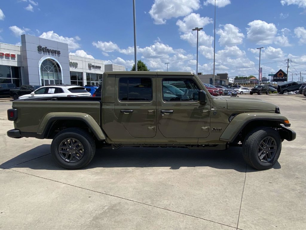 New 2026 Jeep Gladiator Sport AWD/4WD image 35