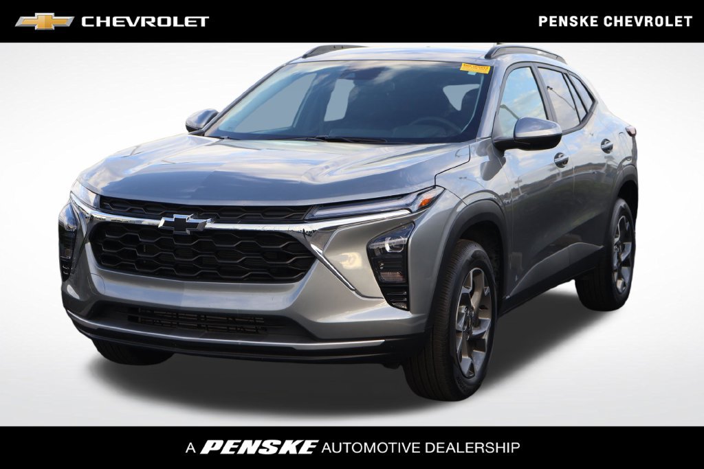 Used 2025 Chevrolet Trax LT w/ Driver Confidence Package