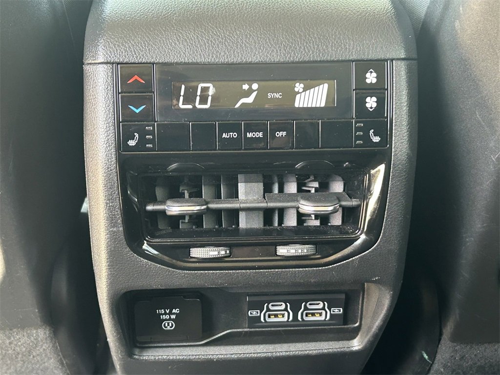 Used 2023 Jeep Grand Cherokee L Limited image 17