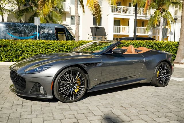 Used 2023 Aston Martin DBS Volante image 9