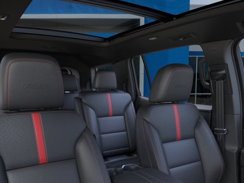 New 2027 Chevrolet Traverse RS w/ LPO, Floor Liner Package FWD image 24