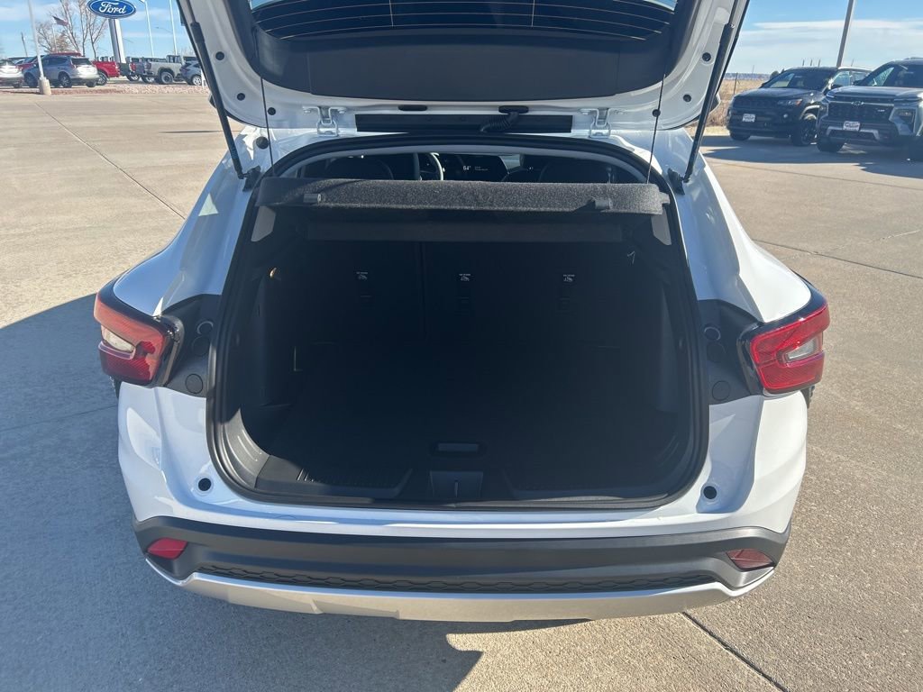 New 2026 Chevrolet Trax LT image 4