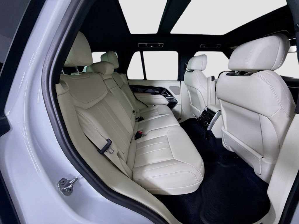 Used 2023 Land Rover Range Rover SE image 23