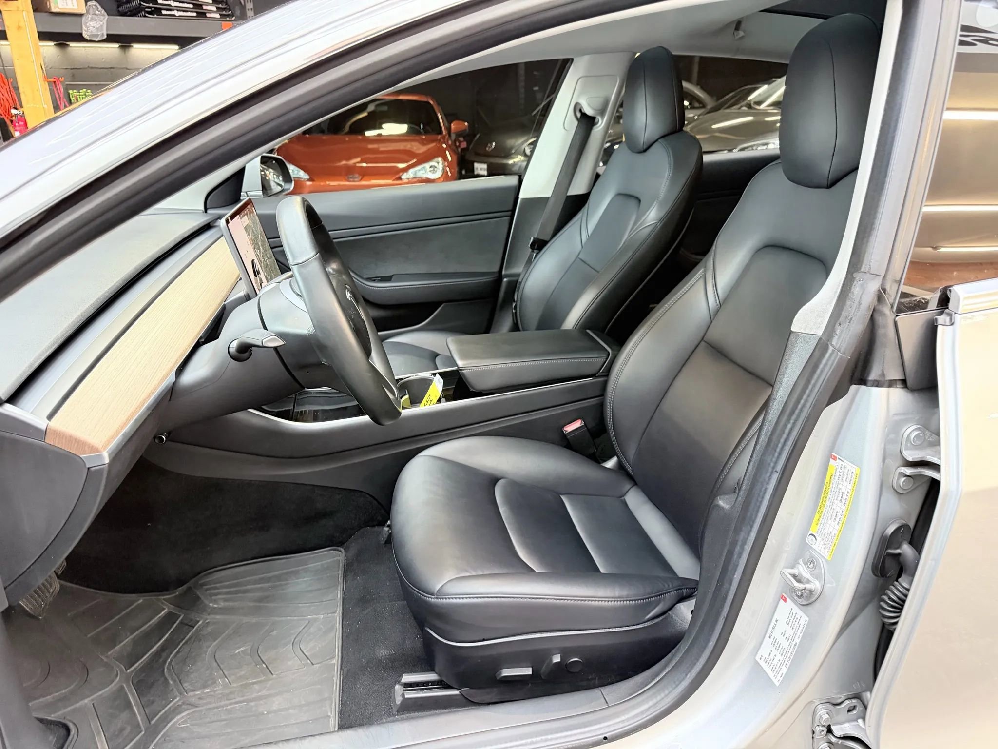 Used 2018 Tesla Model 3 Long Range image 12