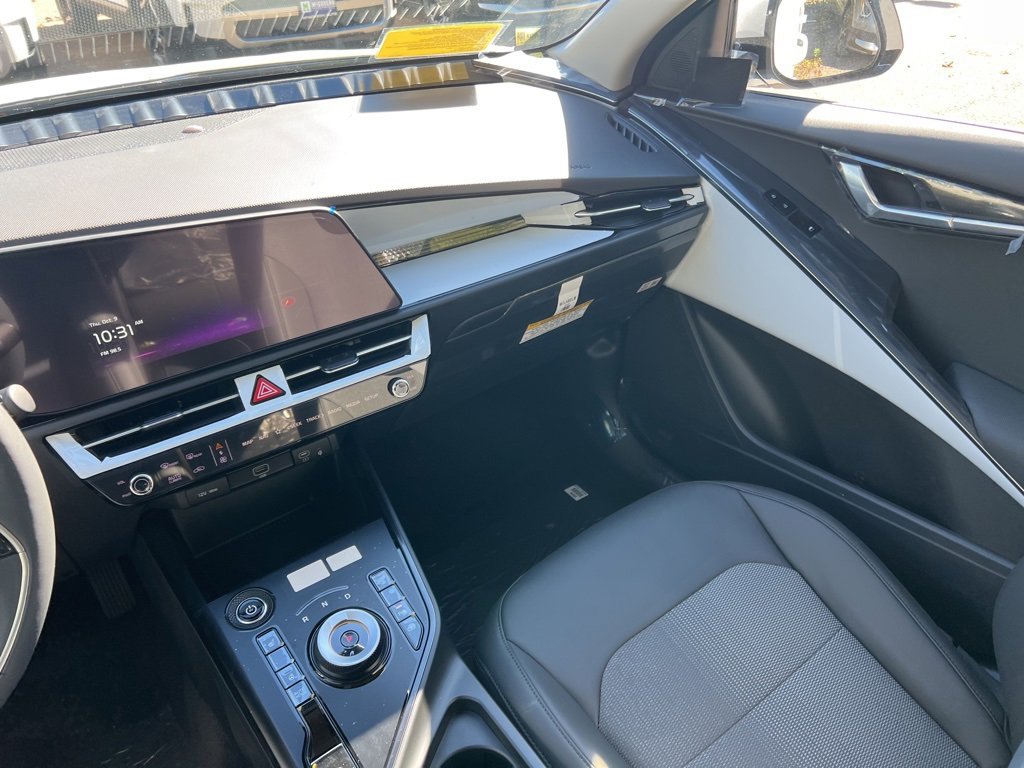 New 2025 Kia Niro Wind image 11