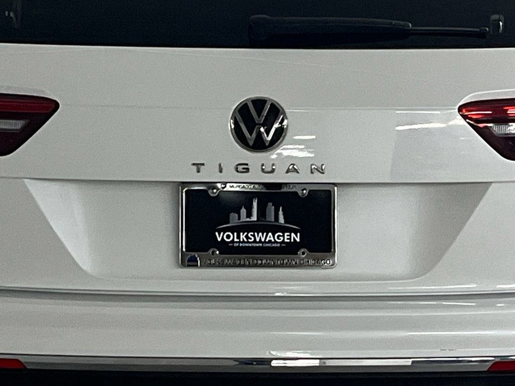 Used 2023 Volkswagen Tiguan SE w/ Panoramic Sunroof Package FWD image 36