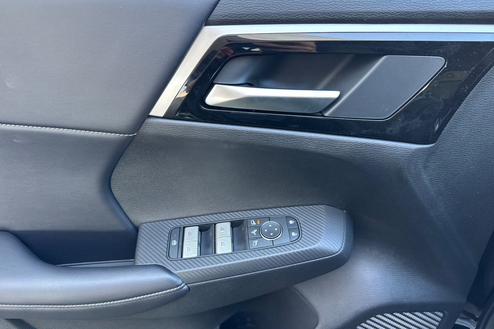 New 2026 Nissan Rogue SL AWD/4WD image 8