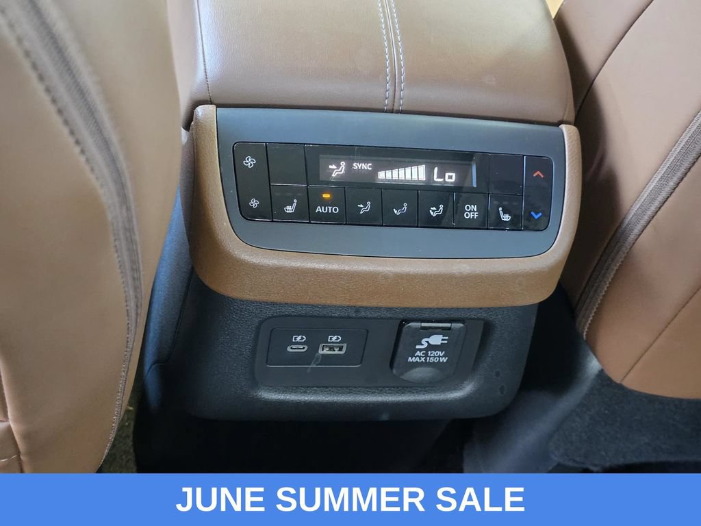 Used 2023 Nissan Pathfinder Platinum FWD image 13