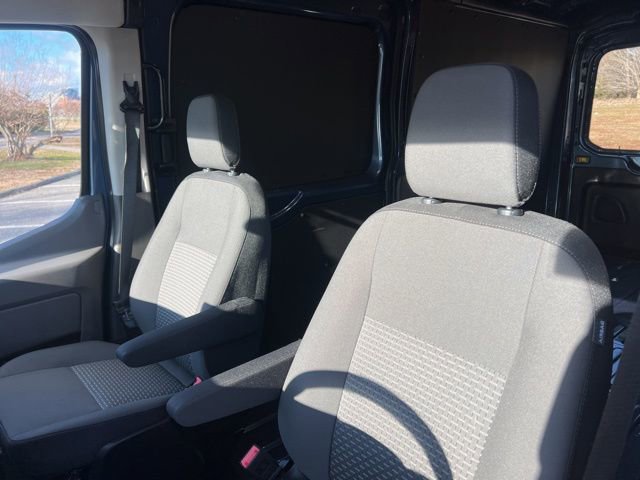 Used 2025 Ford Transit 250 148 Medium Roof image 17