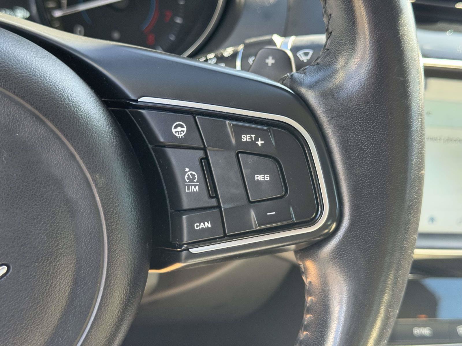 Used 2019 Jaguar XE Premium AWD/4WD image 18