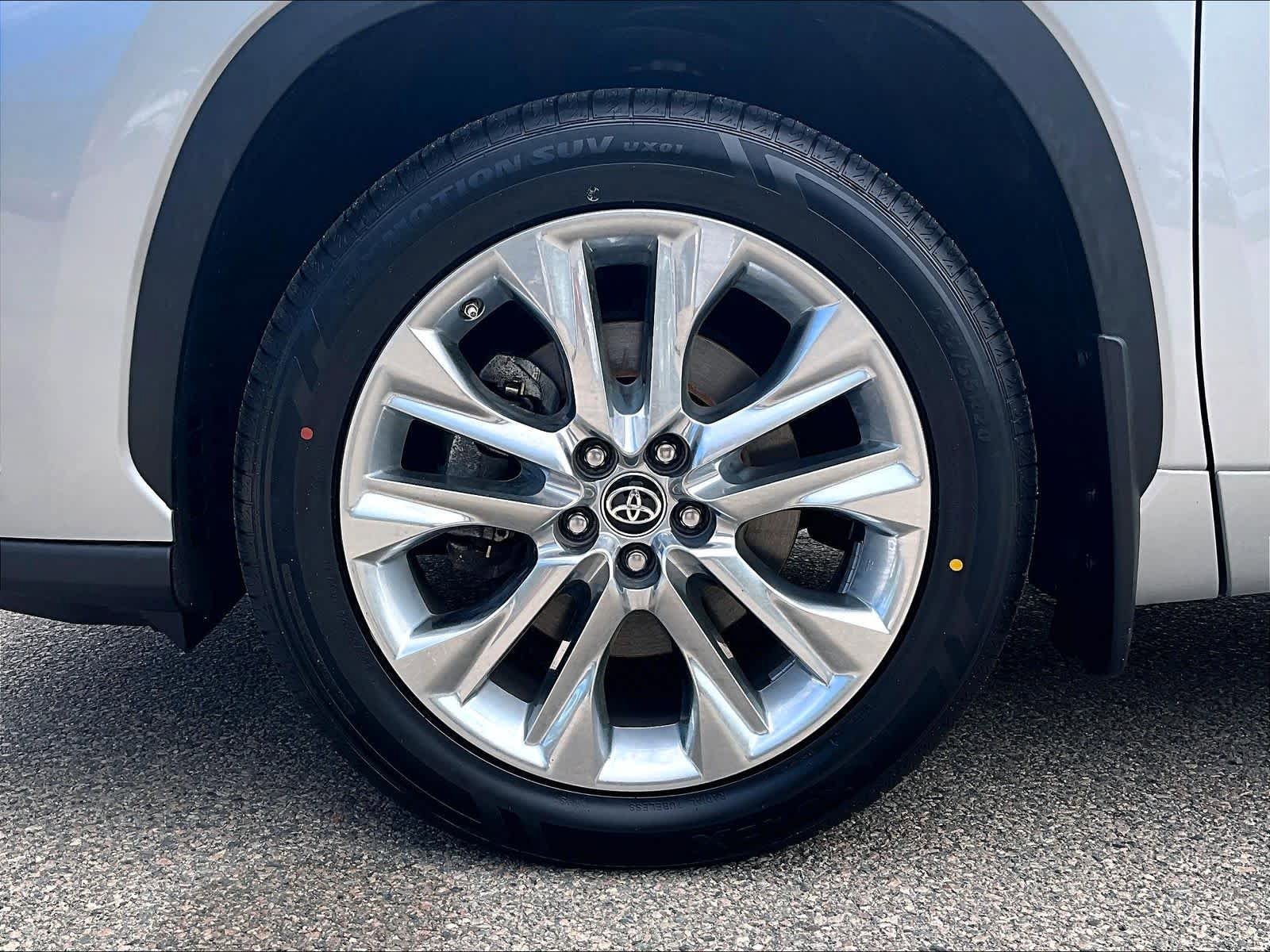 Used 2023 Toyota Highlander Limited AWD/4WD image 7