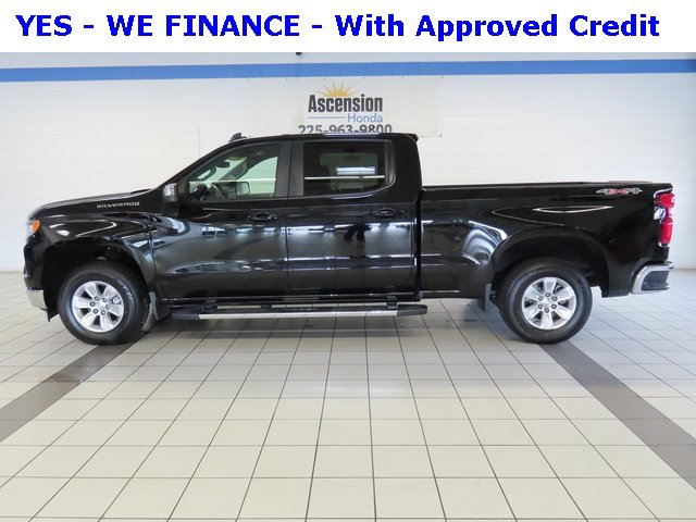 Used 2023 Chevrolet Silverado 1500 LT w/ Protection Package image 3