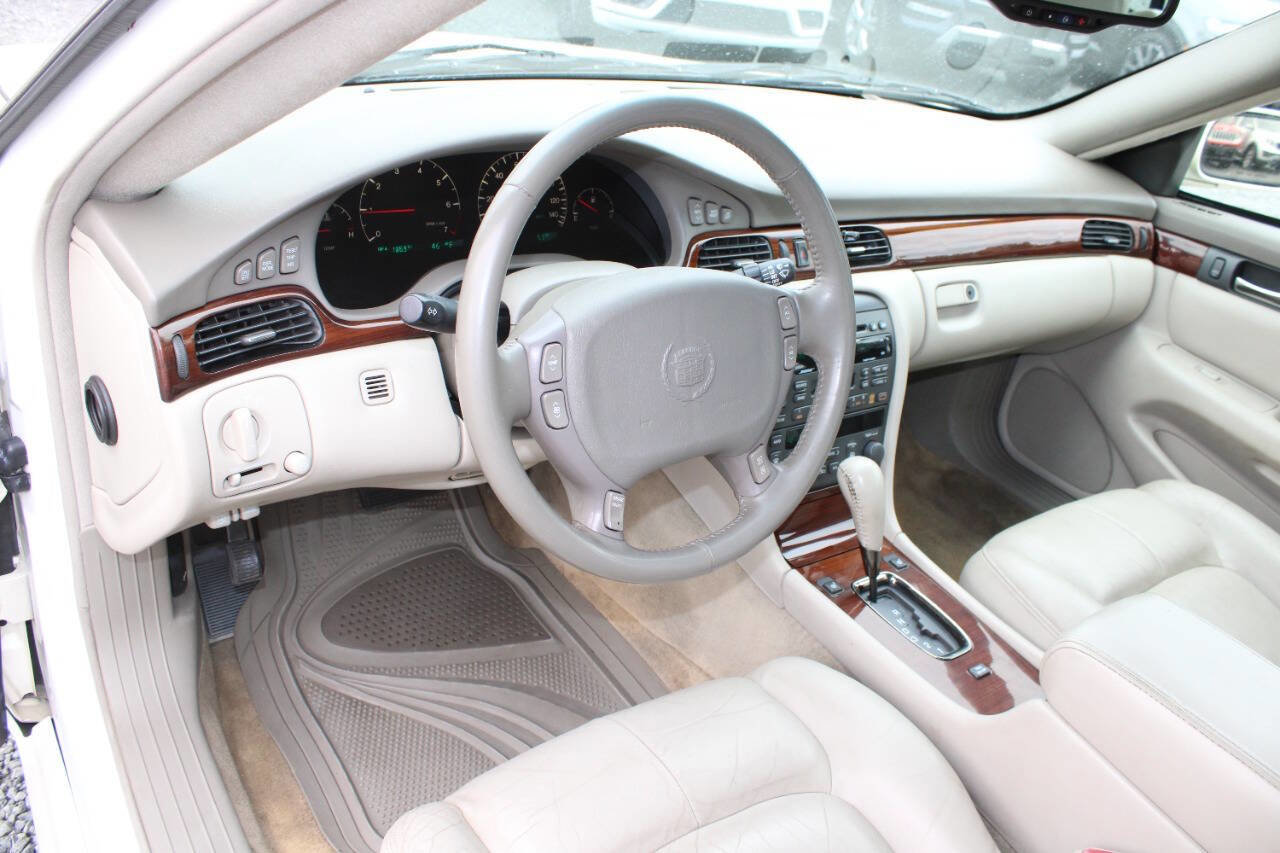 Used 2001 Cadillac Seville SLS w/ Premium Luxury Pkg FWD image 13