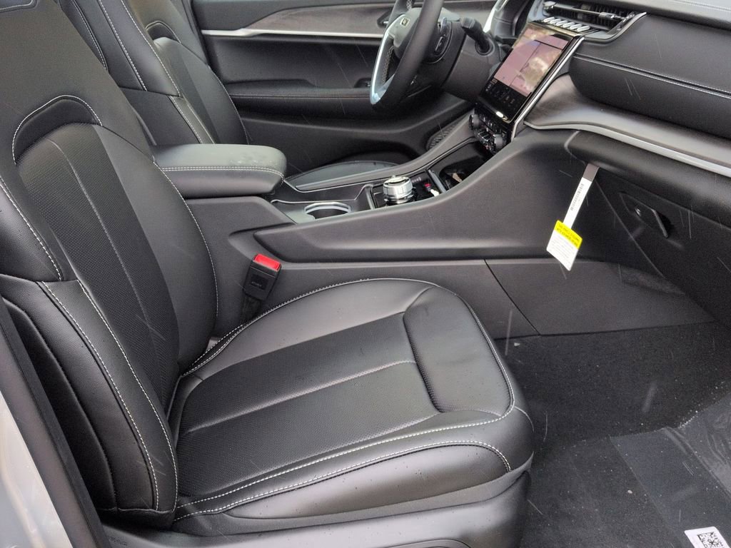 New 2025 Jeep Grand Cherokee Limited w/ Luxury Tech Group II image 22