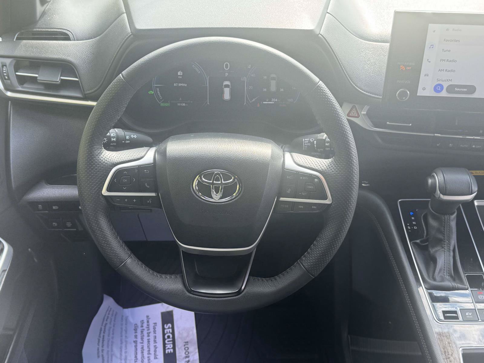 Certified 2025 Toyota Sienna Platinum FWD image 14