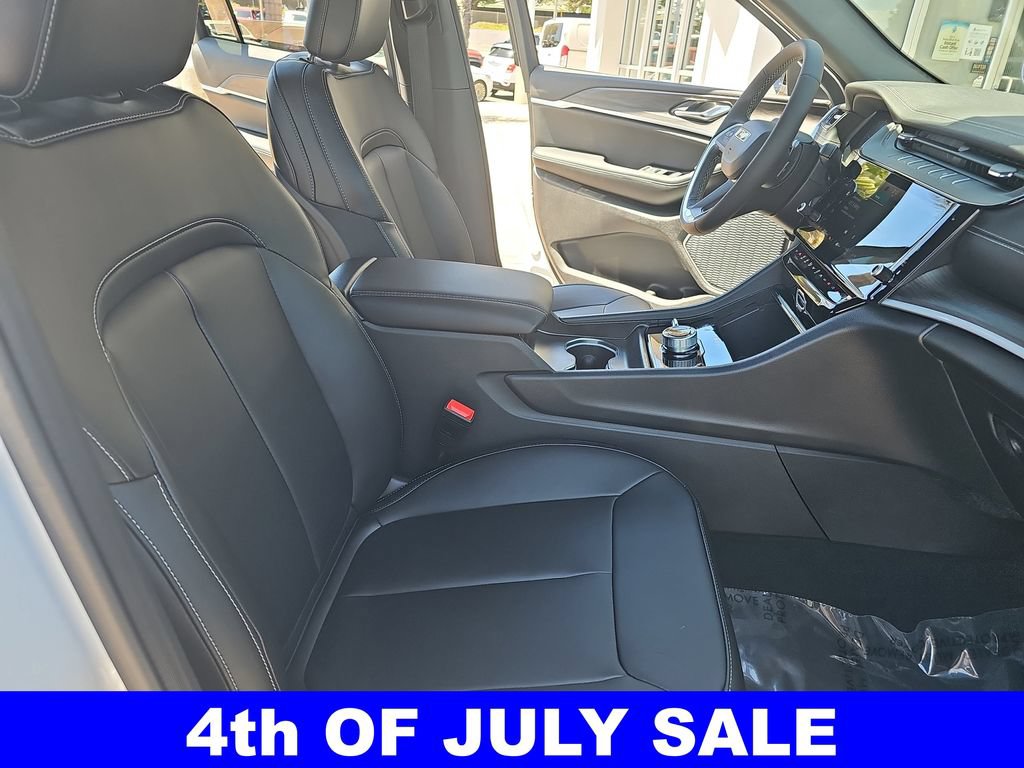 New 2026 Jeep Grand Cherokee L Limited w/ Limited Altitude Package AWD/4WD image 10