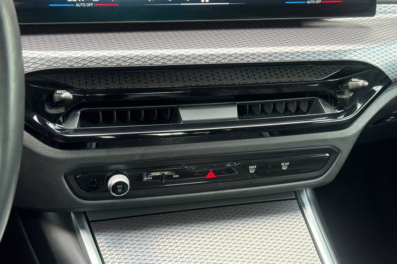 Used 2025 BMW 430i Convertible image 24