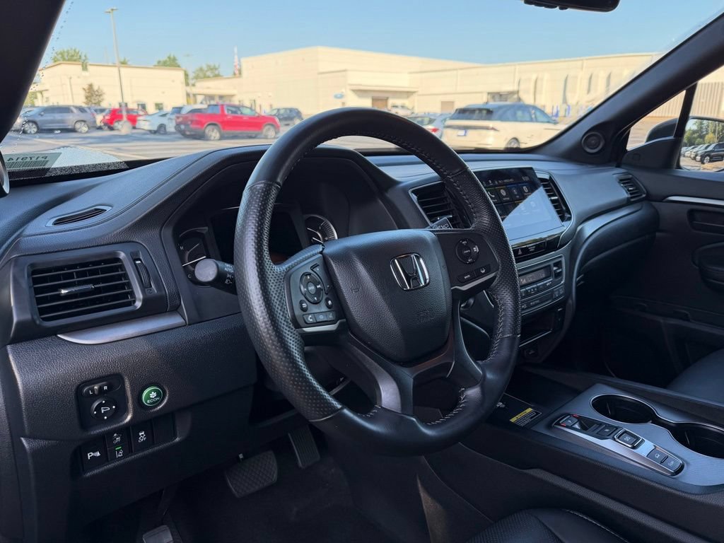 Certified 2025 Honda Passport EX-L image 26