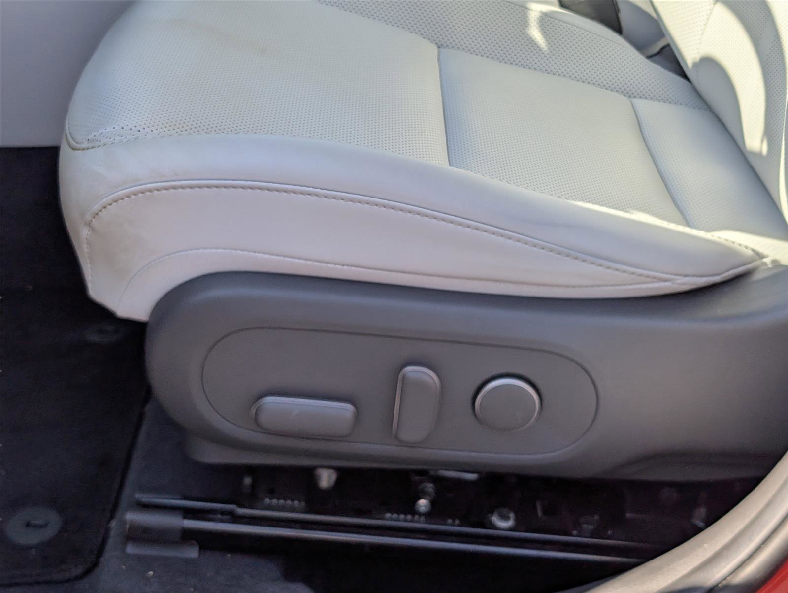 Used 2024 Hyundai Kona Limited image 11