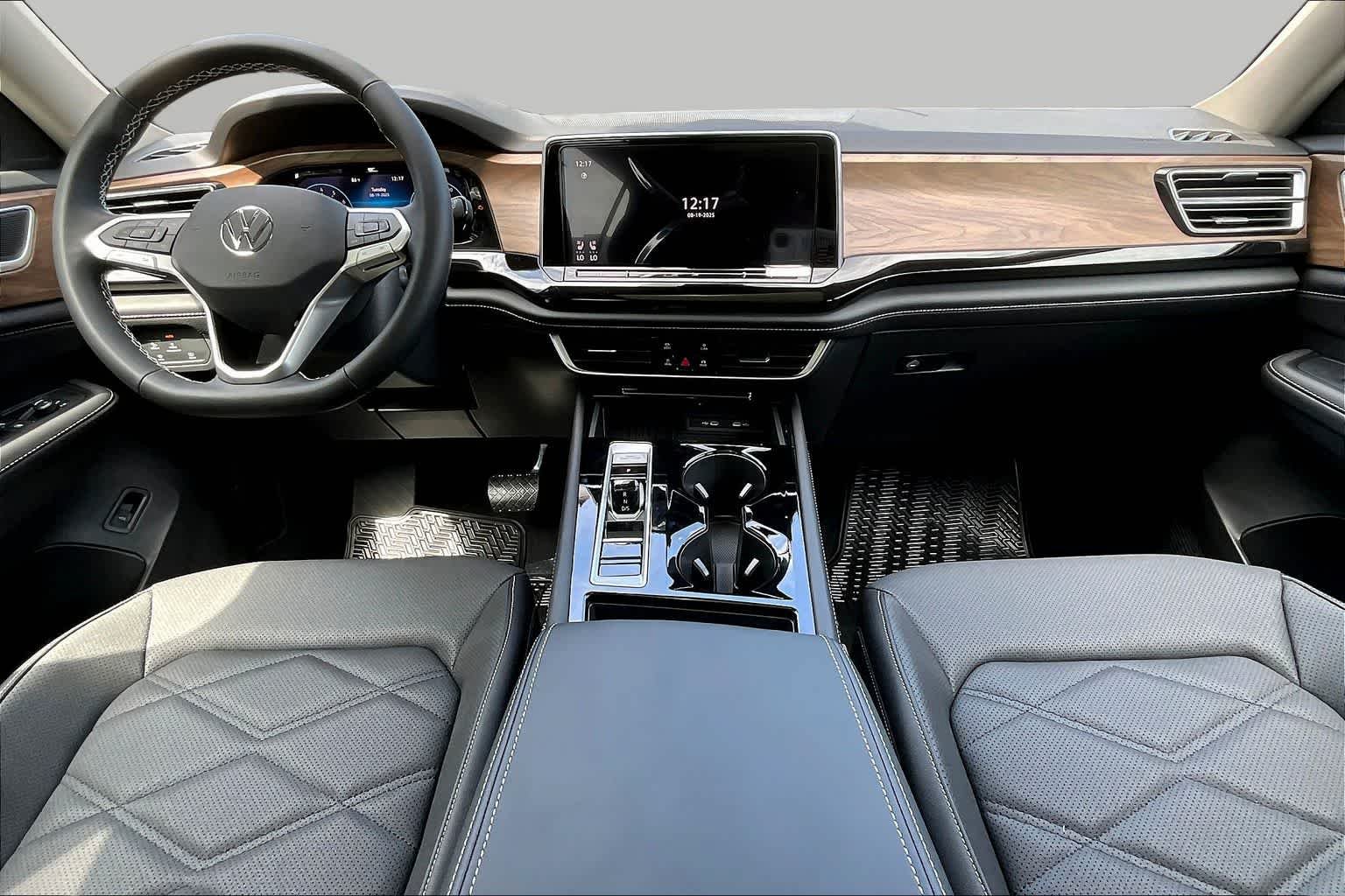 New 2026 Volkswagen Atlas SE FWD image 5