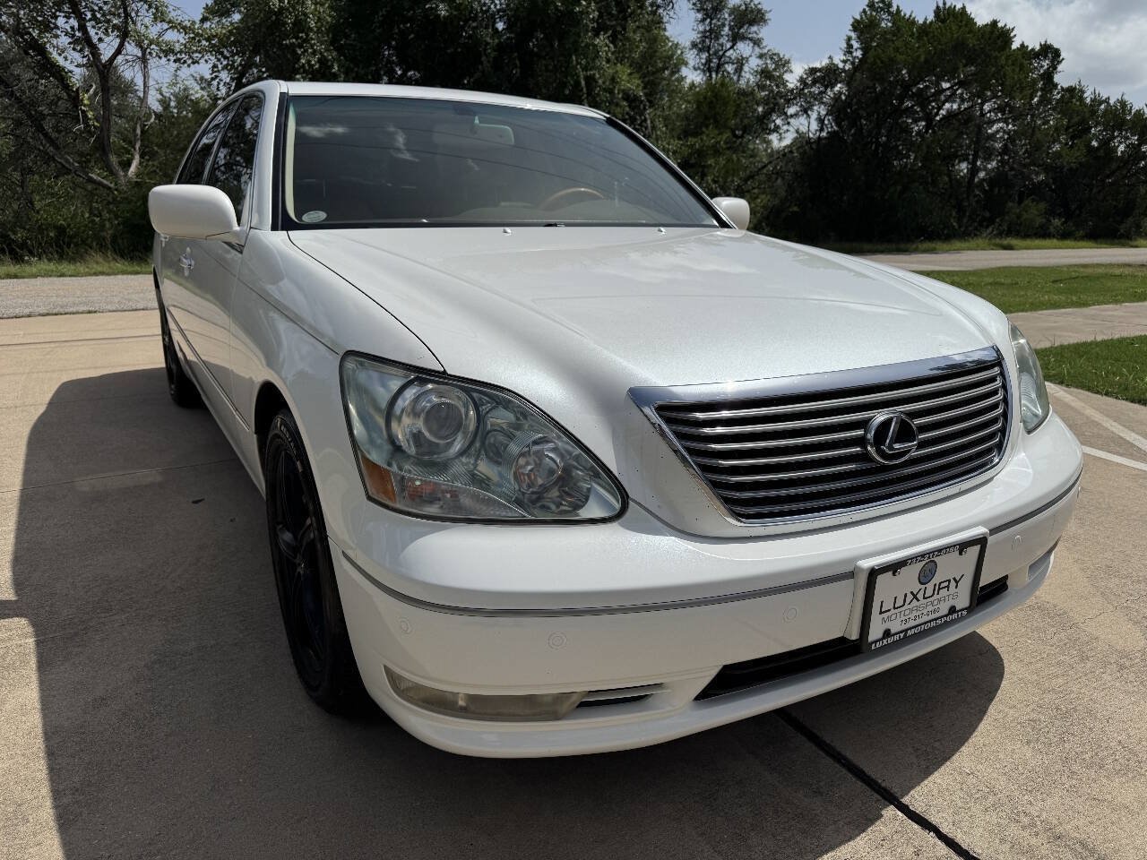 Used 2004 Lexus LS 430 RWD image 3
